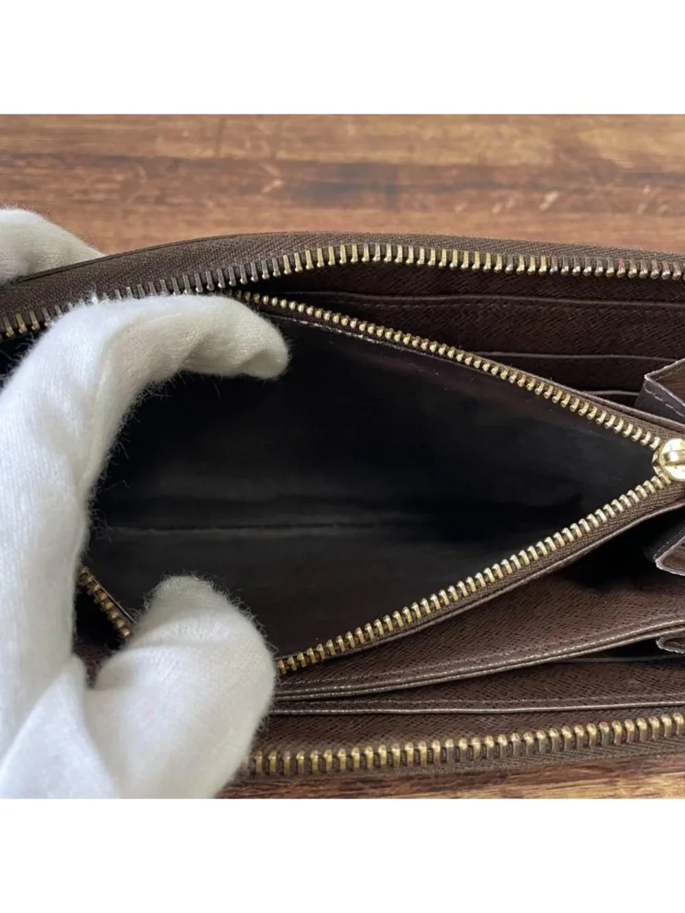 Louis Vuitton Damier Leather Zippy Wallet Brown